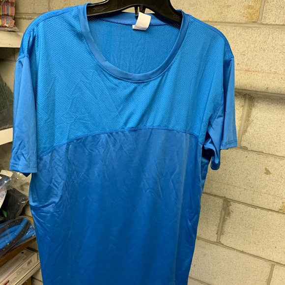 Men's Dry Fit Mesh Athletic Shirts - Picture 3 of 9